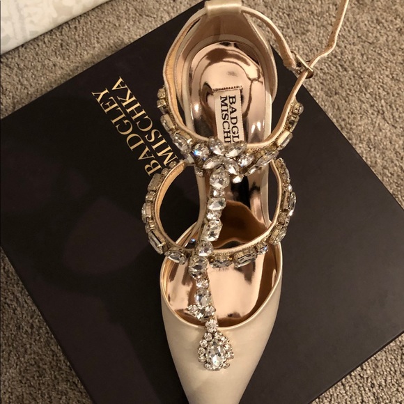 Badgely Mischka jeweled t-strap shoes - Picture 3 of 6